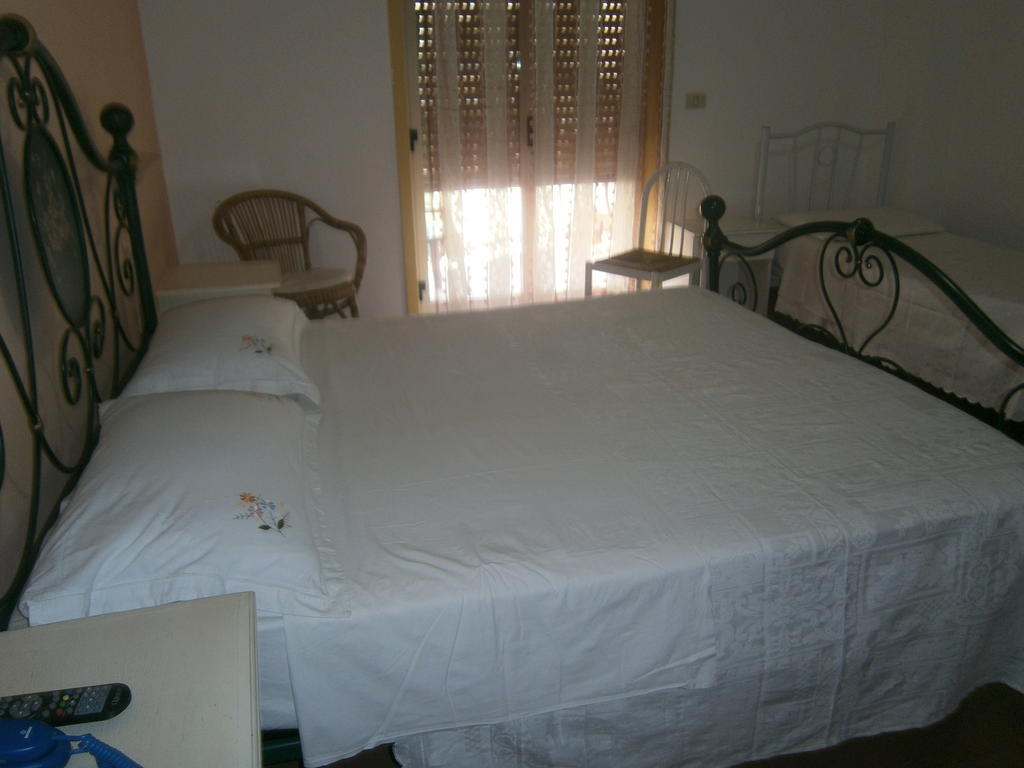 Pensione S. Antonio Ristorante Silvia Furci Siculo Habitación foto
