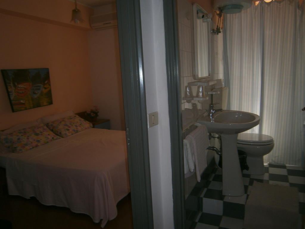 Pensione S. Antonio Ristorante Silvia Furci Siculo Habitación foto