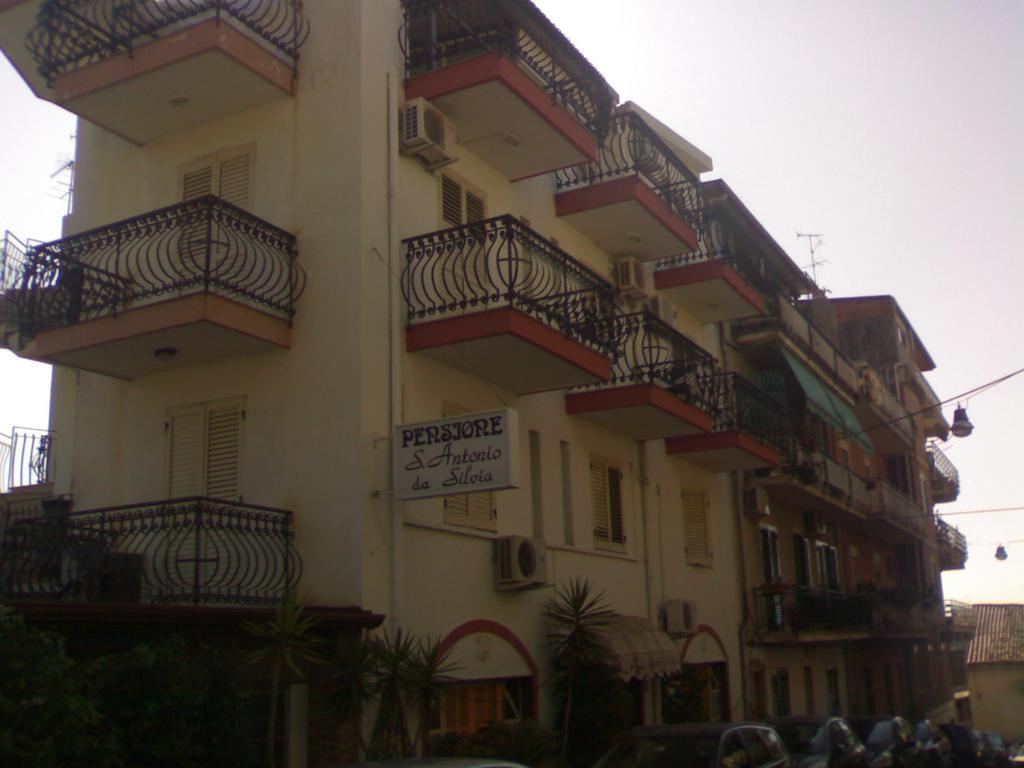 Pensione S. Antonio Ristorante Silvia Furci Siculo Exterior foto