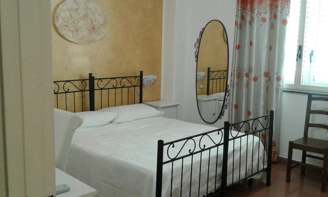Pensione S. Antonio Ristorante Silvia Furci Siculo Exterior foto