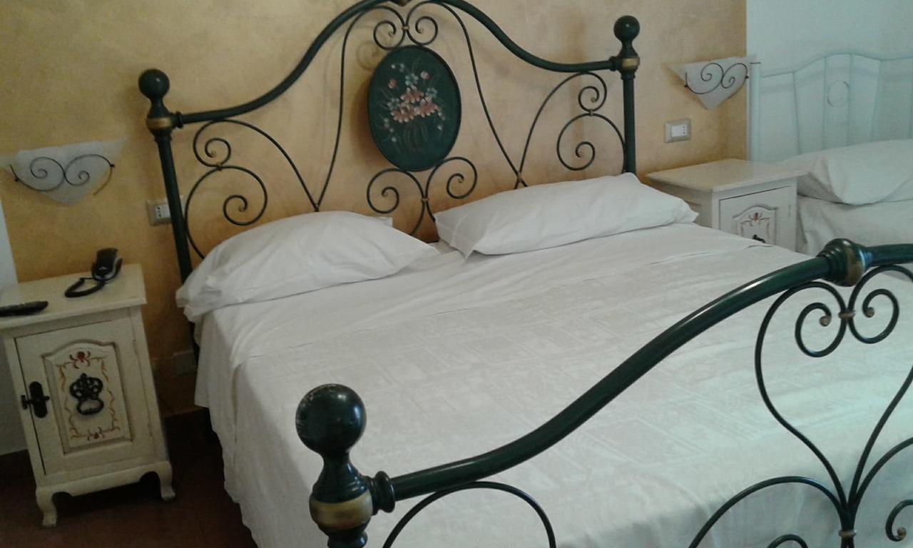 Pensione S. Antonio Ristorante Silvia Furci Siculo Exterior foto